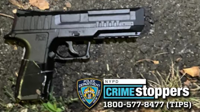 NYPD: Off-duty officer kills man who pointed 'realistic' imitation firearm on Staten Island