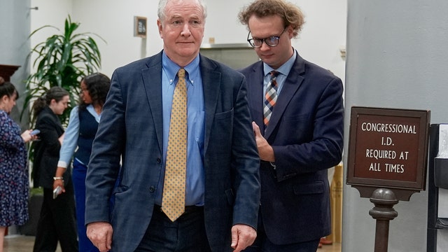 Sen. Van Hollen endorses Mamdani, criticizes other Dems for failing to do so