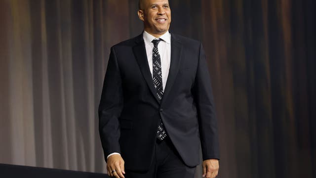NJ Sen. Cory Booker announces engagement to girlfriend Alex Lewis: 'Thrilled to share'