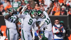 Hall and Fields help the Jets edge the Bengals 39-38 for their 1st win of the season
