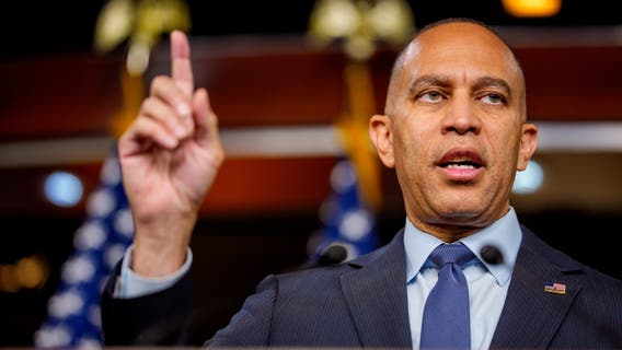 Jeffries endorses Mamdani for NYC mayor