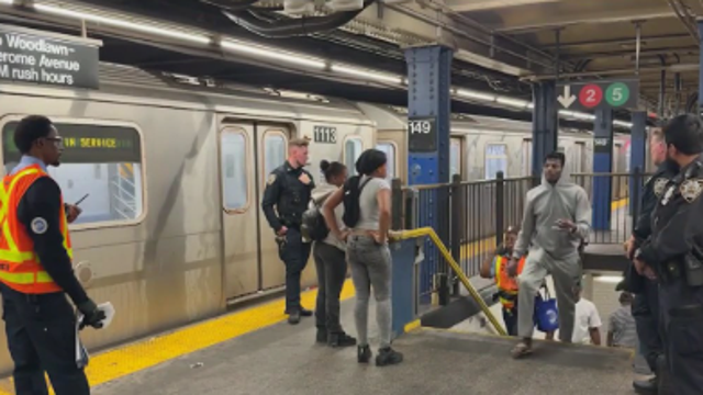 Bronx subway incident: 4 train car separates, passengers safe