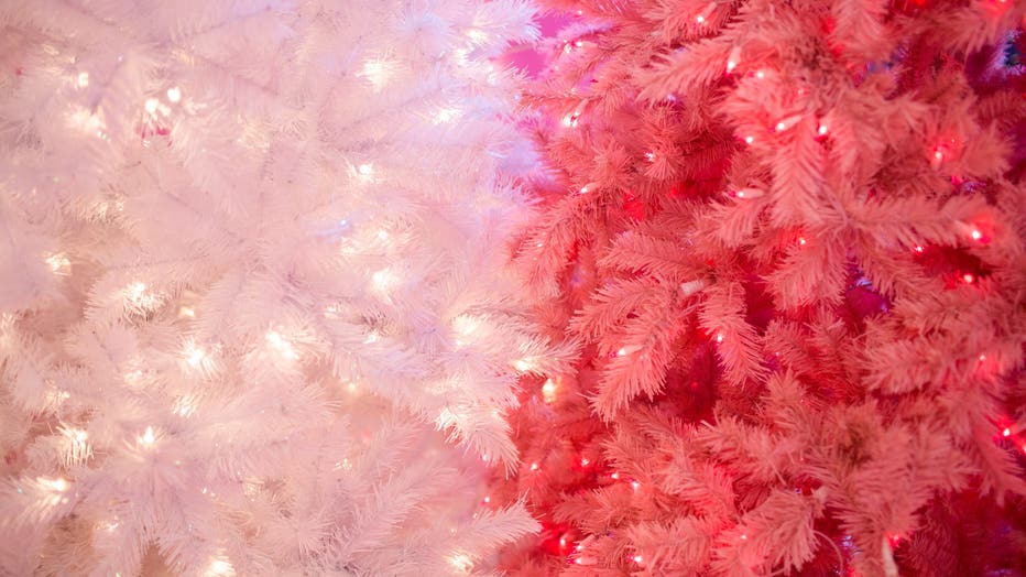 Pretty in pink Christmas photo opportunity at NYC Edge | FOX 5 New