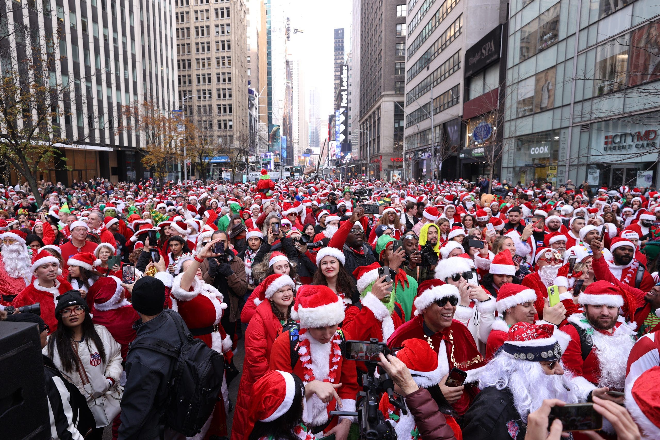 SantaCon 2025: Starting point, time for Saturday in New York City
