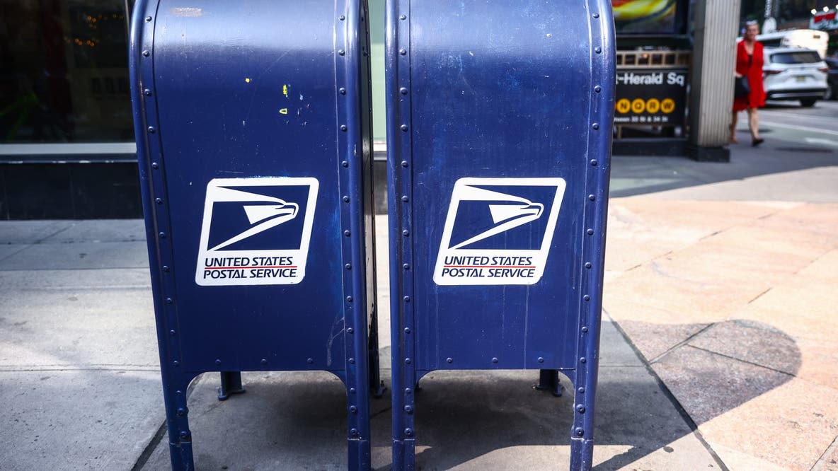 LI postal worker arrested for allegedly stealing greeting cards, gifts from mail