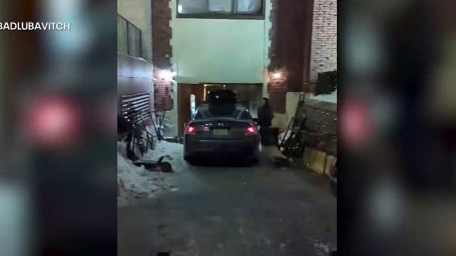 Car slams into Chabad Lubavitch Headquarters in Brooklyn, according to NYPD