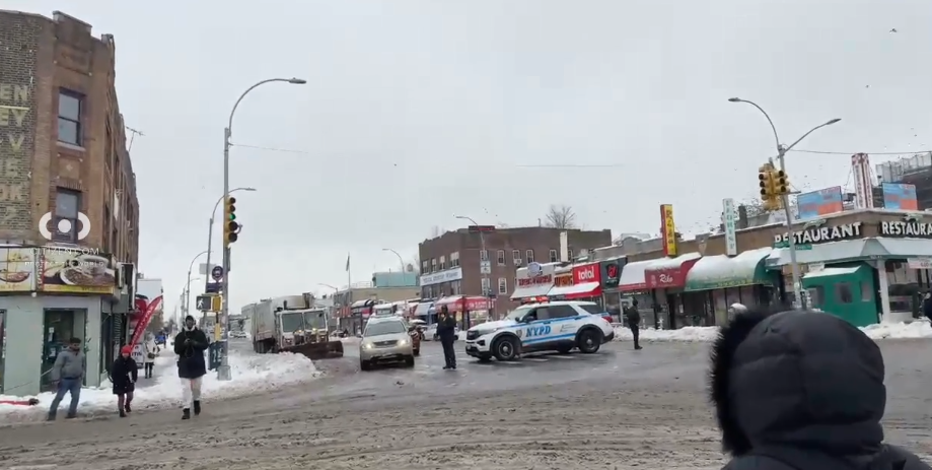 Police shoot man after alleged knife encounter in Queens