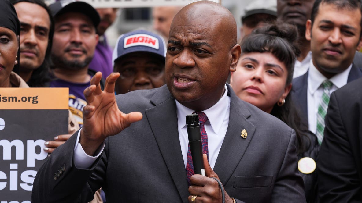 Car crash in Newark allegedly connected to ICE pursuit, according to Mayor Baraka