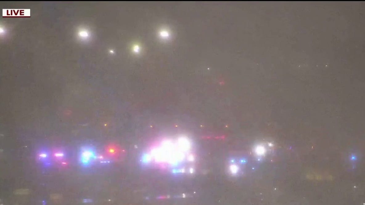 Flights resume after engine failure causes paused arrivals at Newark airport, FAA reports