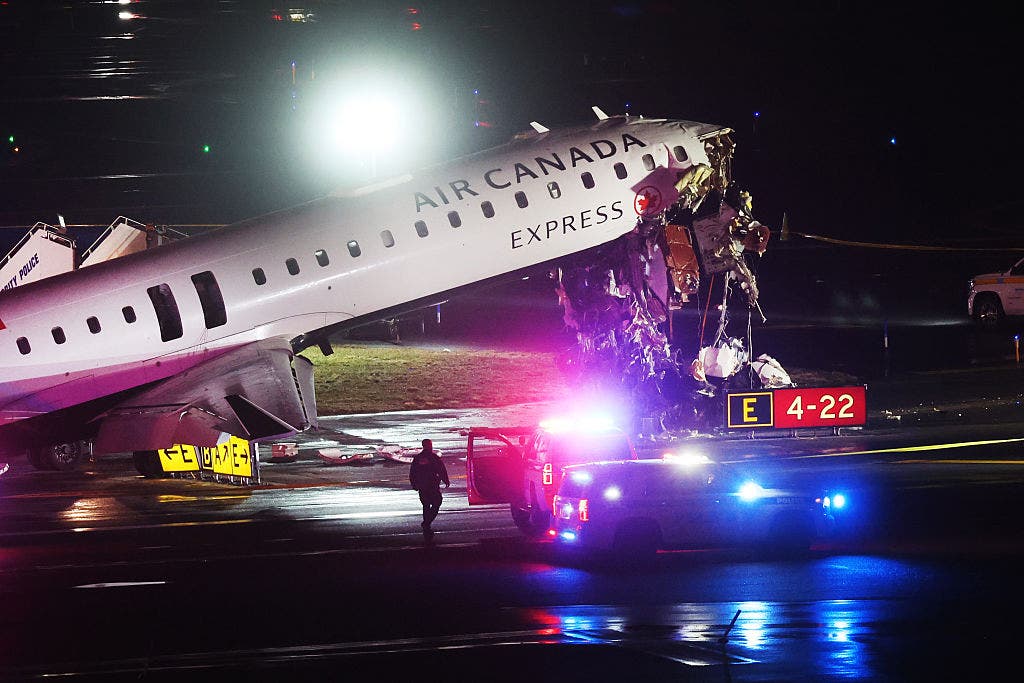 Timeline reveals final seconds before LaGuardia crash