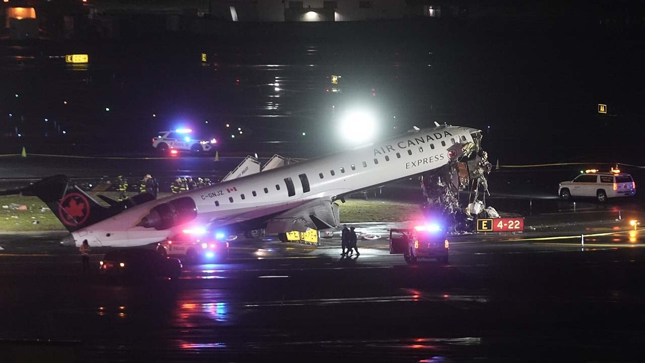 2 dead, 40+ injured in LaGuardia runway crash