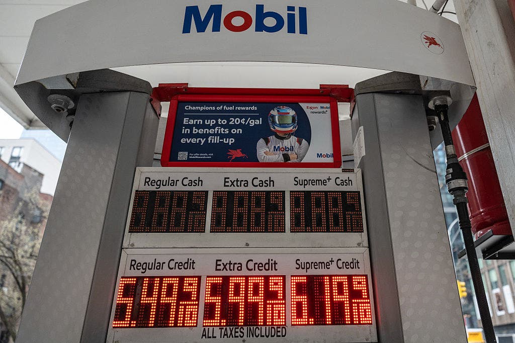 Gas prices near me: Tools to find the cheapest gas in your area