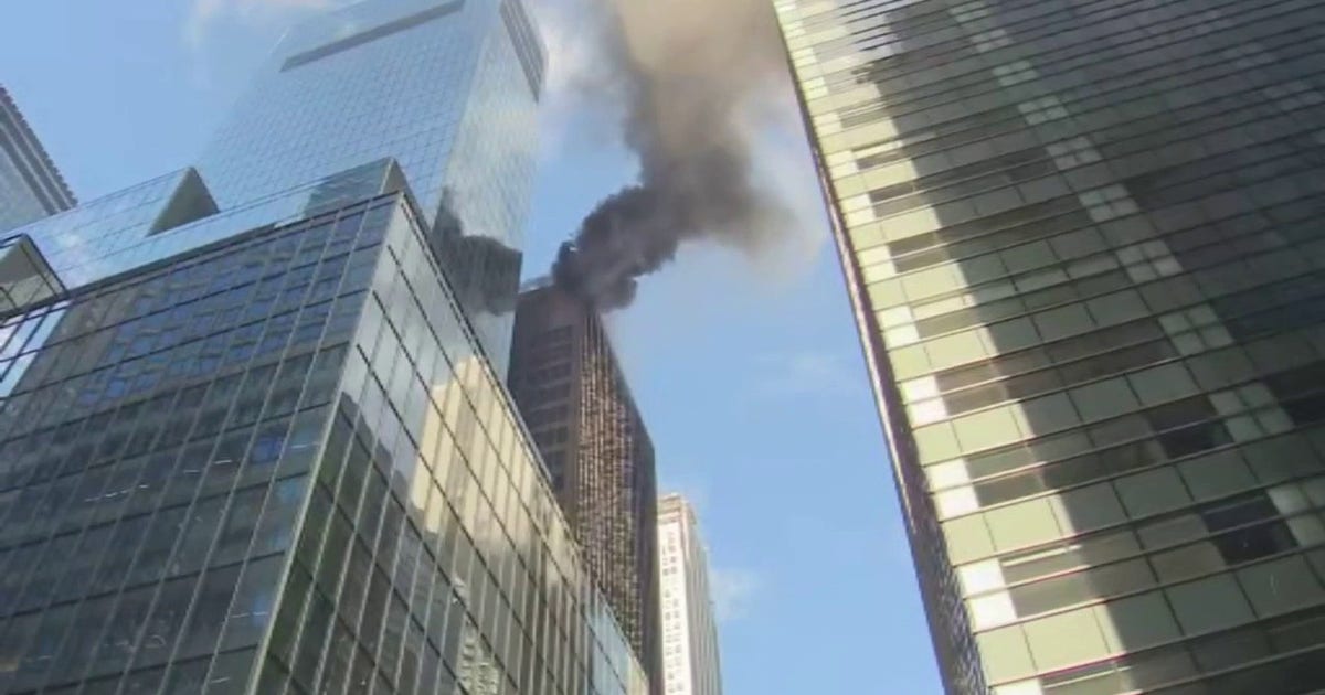 Smoke plumes erupt near St. Patrick's Day Parade route in Midtown | LIVE