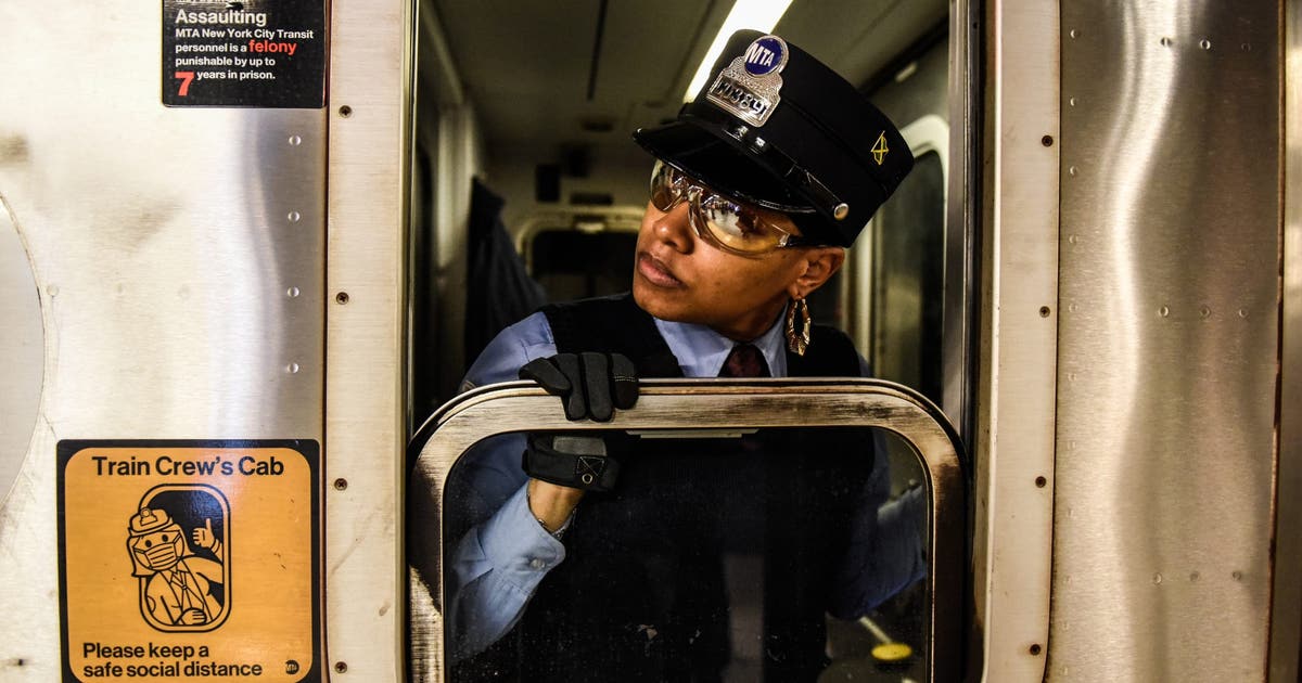 Over 80% of subway riders prefer 2-person crews on trains, poll finds