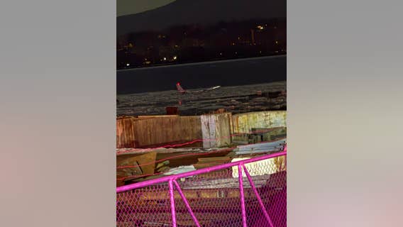 Plane makes emergency landing in Hudson River; all rescued, no deaths