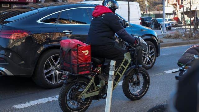 NYC will no longer criminally enforce minor traffic offenses for cyclists, e-bike riders