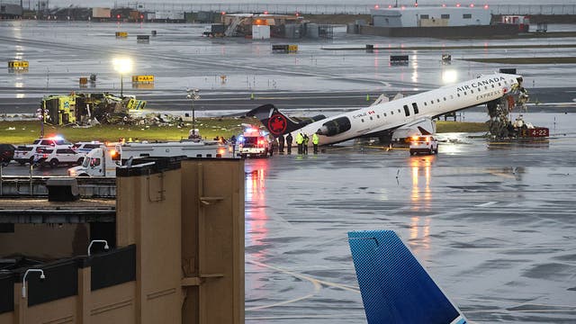 Surveillance video of LaGuardia Airport collision