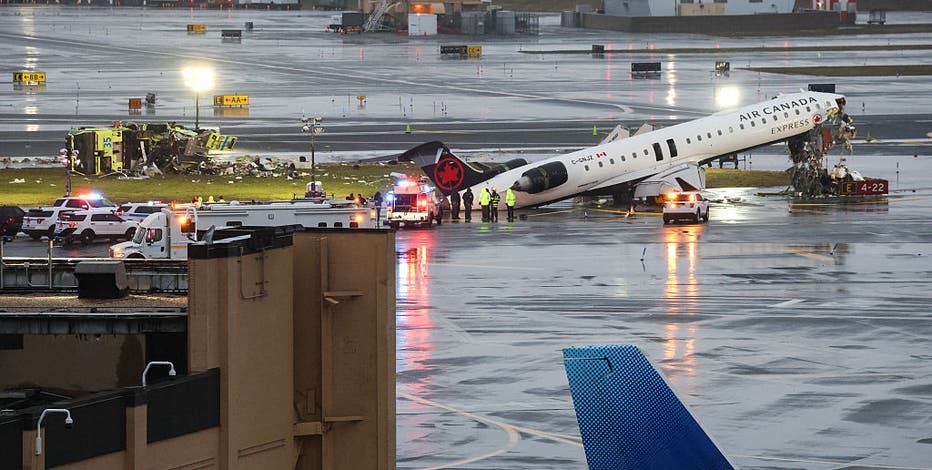Surveillance video of LaGuardia Airport collision