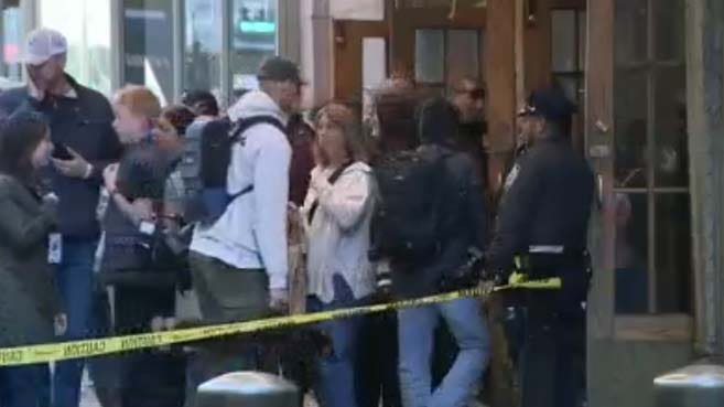 Police shoot knife-wielding suspect at Grand Central after 3 stabbed