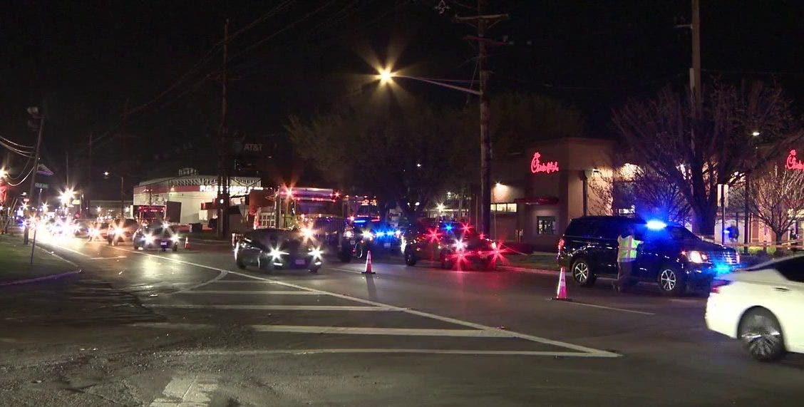 Multiple injured as shooting erupts inside Chick-fil-A in NJ: report