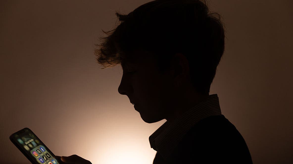 NYC bill would limit minor social media use to 1 hour every day