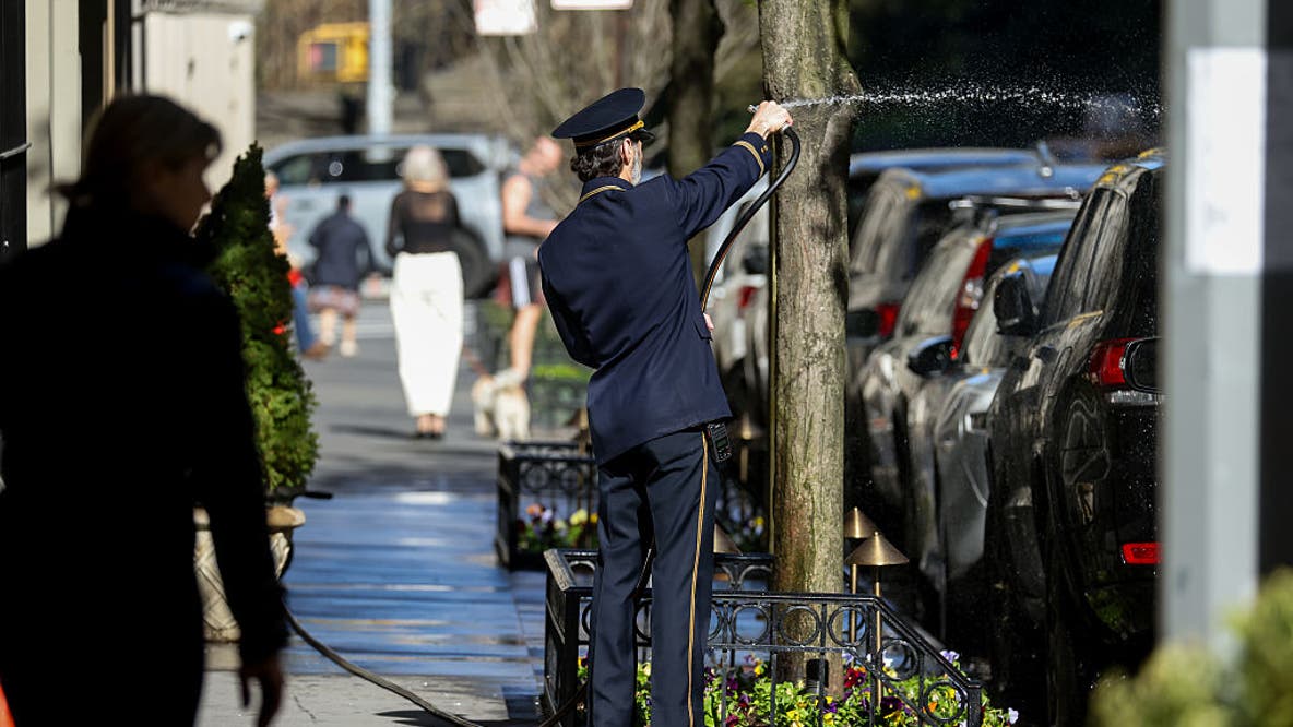 NYC building workers avoid strike as union reaches tentative agreement with realty board