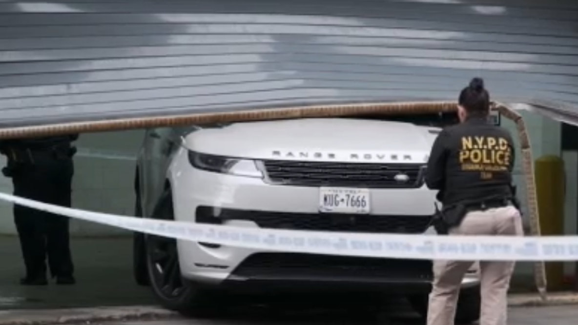 Thieves target luxury cars in Hell's Kitchen garage, 1 crashes nearby