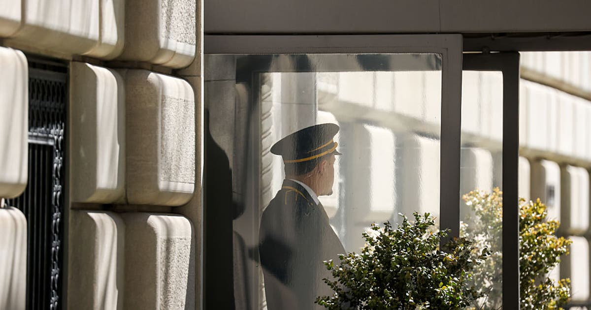 32BJ strike: NYC building workers vote to authorize strike that could impact 1.5 million residents