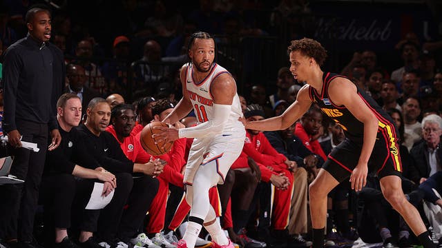 Brunson, Towns push Knicks past Hawks 113-102 in Game 1