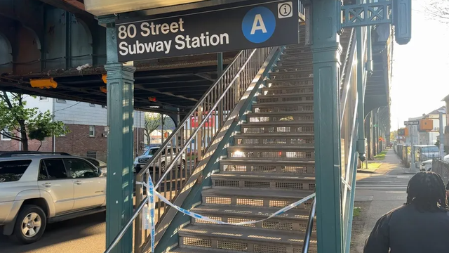 Teen charged with attempted murder after 15-year-old shot on Queens A train