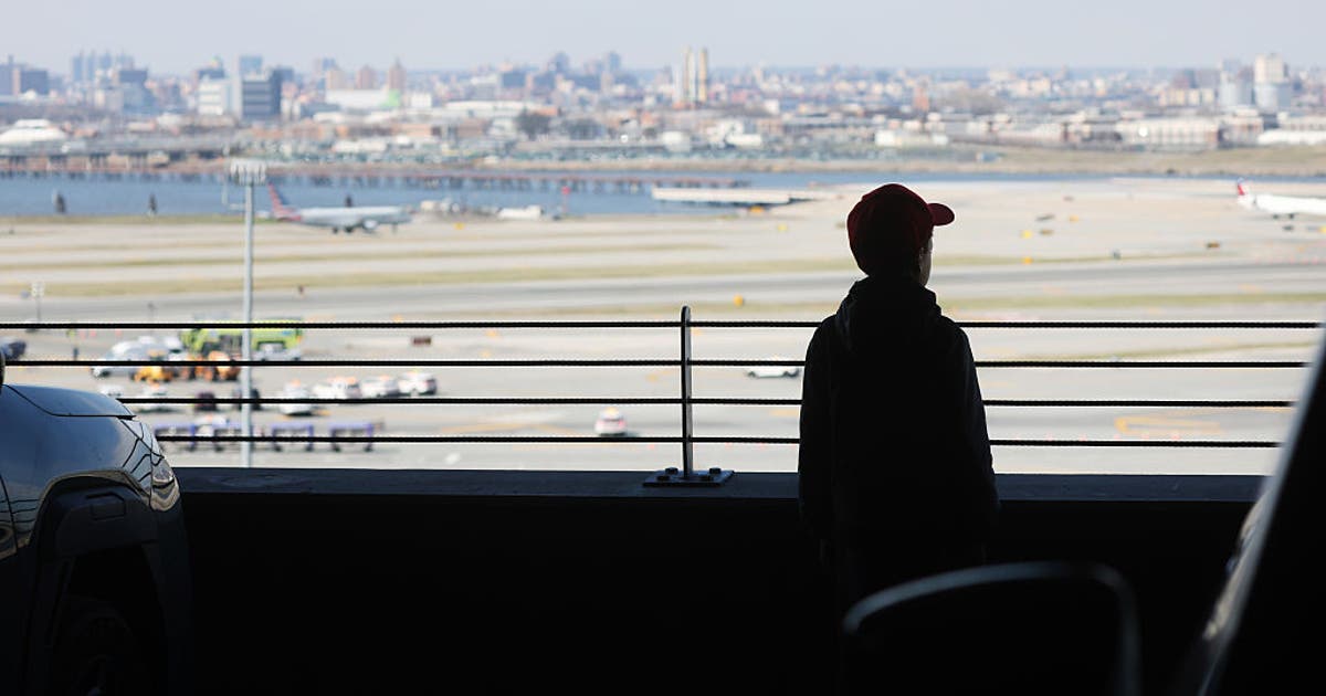 Sinkhole causes delays, cancellations at LaGuardia Airport