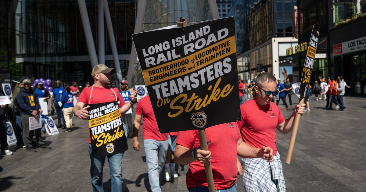 LIRR strike ends, deal is reached; service resumes at noon Tuesday