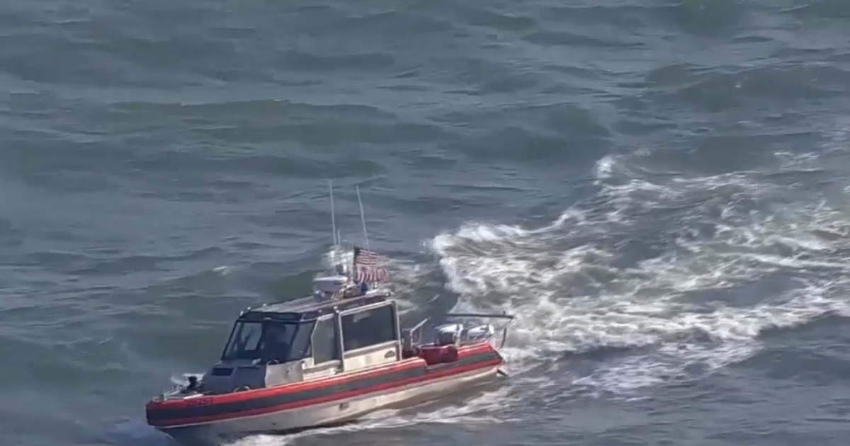 Teen swimmer disappears off Rockaway Beach as massive overnight search continues