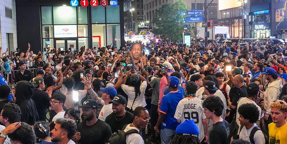 NYPD halts Knicks watch parties outside MSG after 'unruly' fans cause chaos