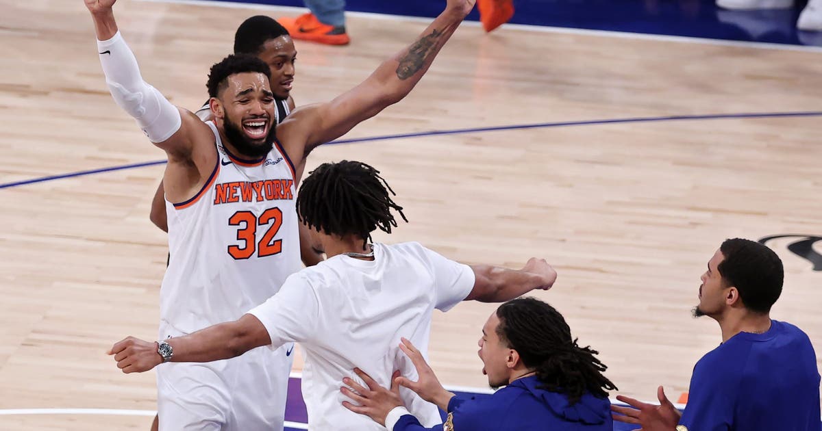 Knicks come back from 29 down, take Game 4 by 1 point