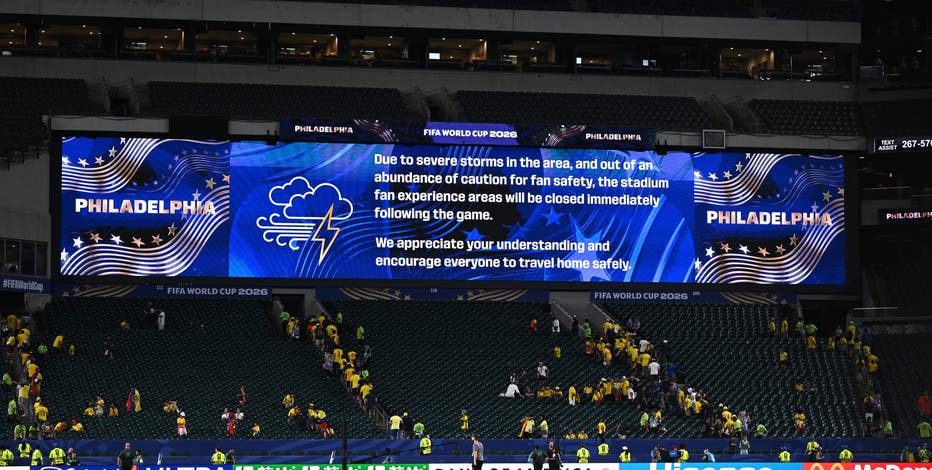 How do thunderstorm and lightning delays impact matches at the 2026 World Cup?