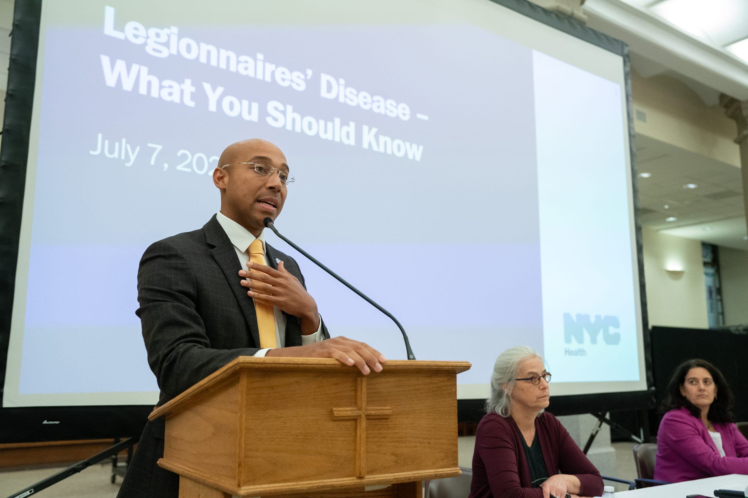 1 dead in relation to Legionnaires' disease cluster on UES, NYC Health Commissioner says