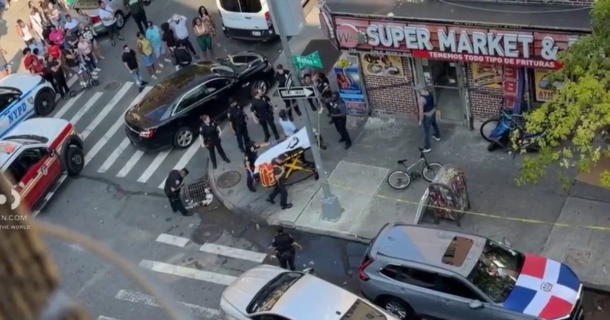 Um menino de 12 anos foi morto a tiros e dois homens ficaram feridos em plena luz do dia no Bronx