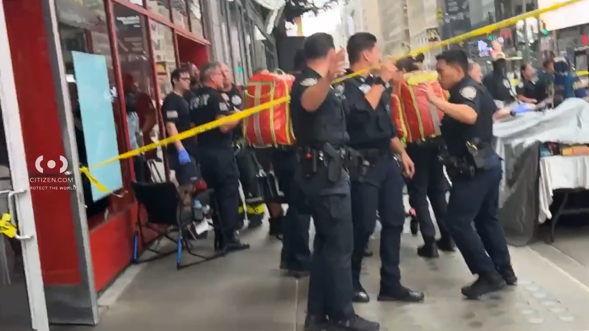 'I would rather kill both of you': 2 dead in Times Square stabbing, including alleged perpetrator