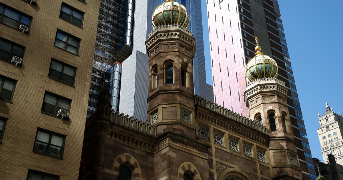 Man faces federal hate crime charges in Manhattan synagogue attack