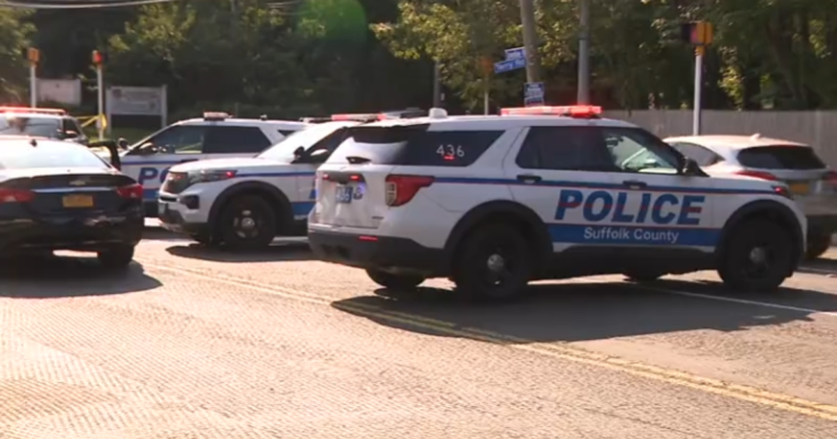 Source image for "Construction worker killed, 2 hurt in Nesconset crash, Suffolk County PD says"