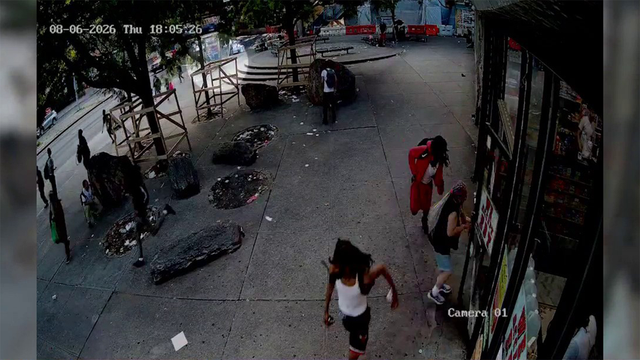 Gunman wounds 2 in shooting near Bronx subway station during rush hour, NYPD says