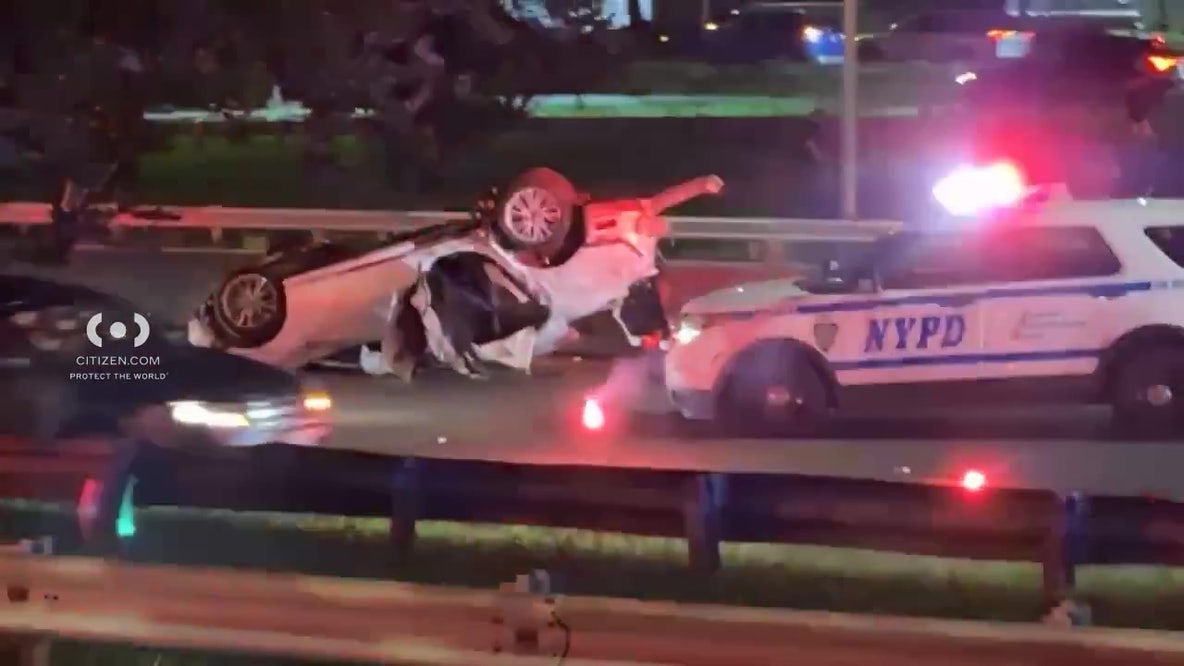 Major crash closes both sides of Cross Island Expressway; 6 hospitalized