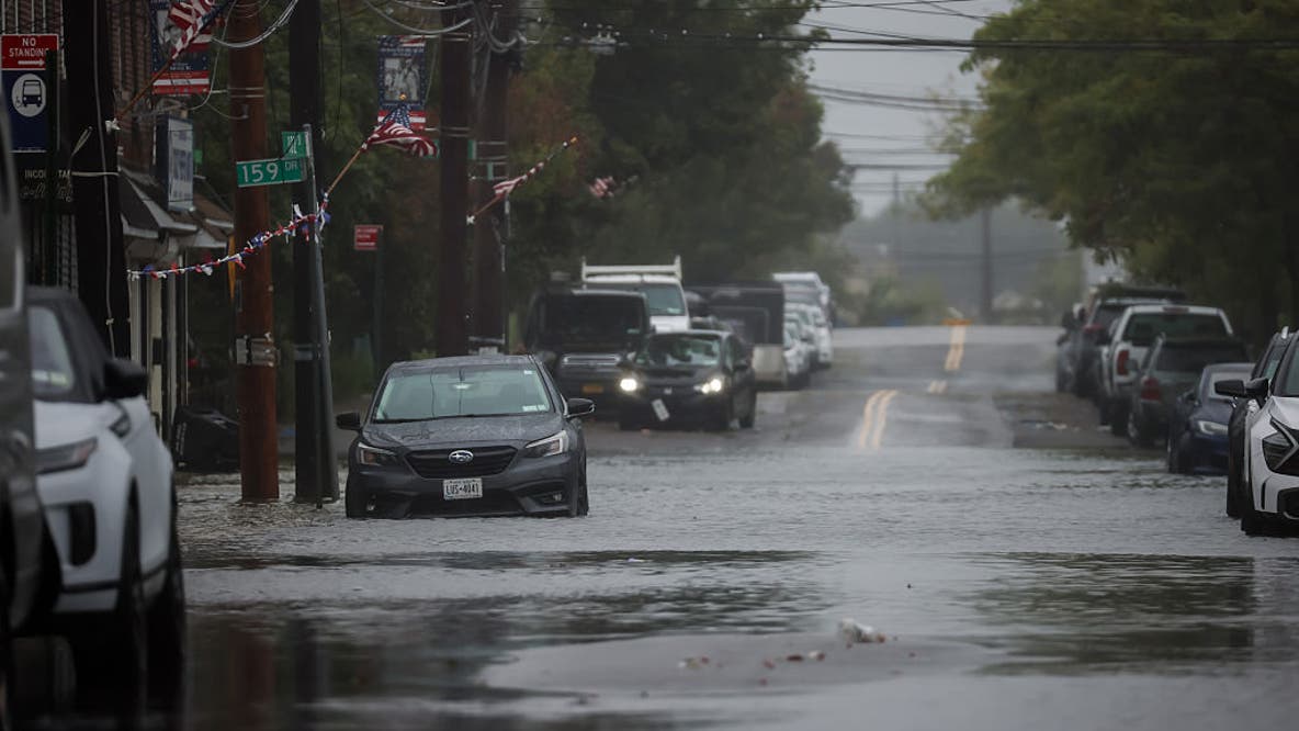 Nor'easter weakens over NYC, but flooding risks remain into Monday