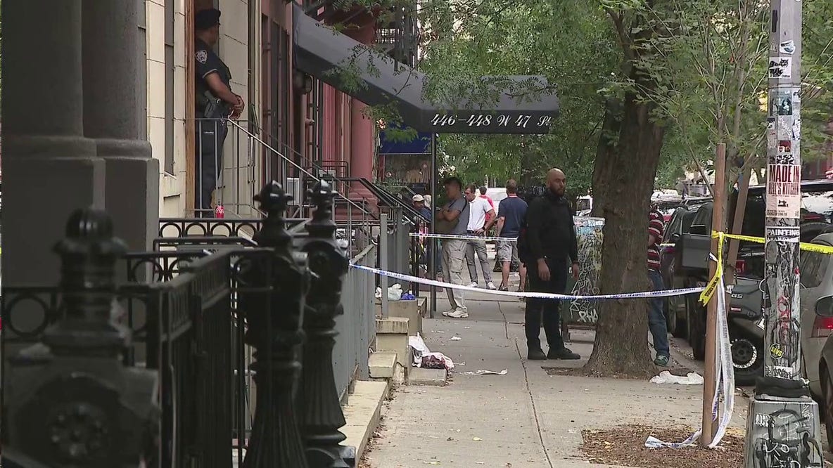 2 stabbed in Hell's Kitchen, NYPD say