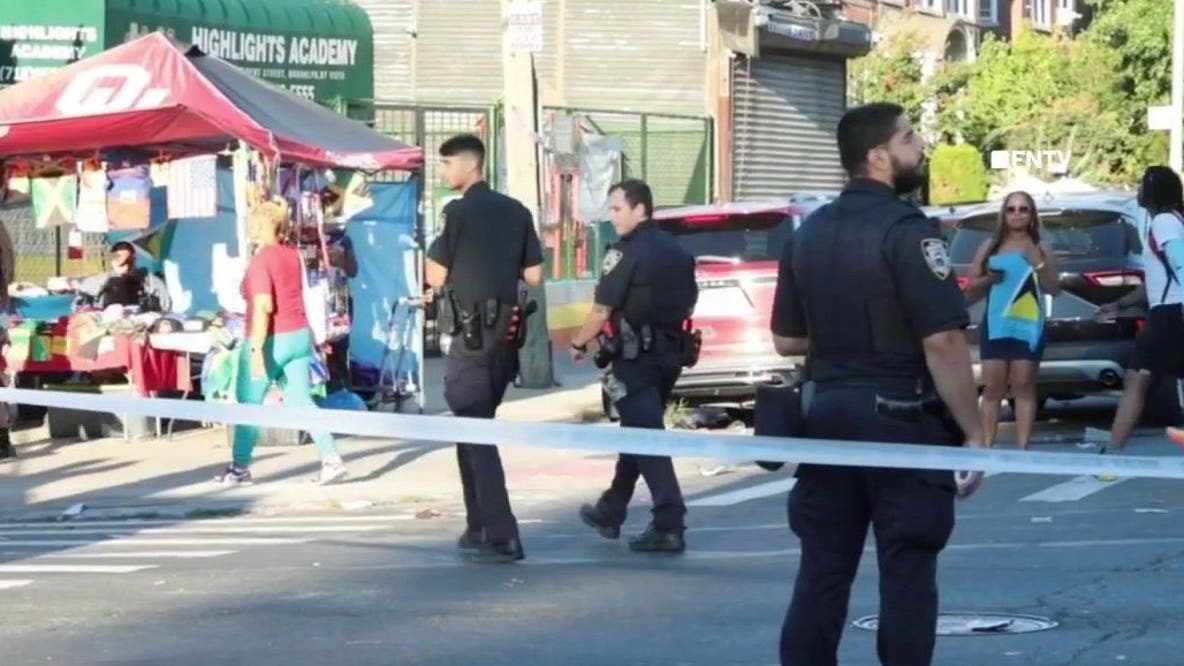 3 men stabbed in early morning attack in Crown Heights