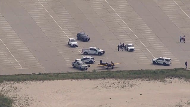 Small plane makes emergency landing at Robert Moses Beach after mechanical issues