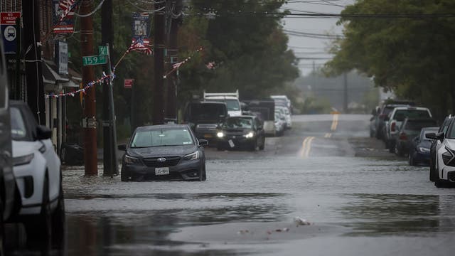 Nor'easter weakens over NYC, but flooding risks remain into Monday