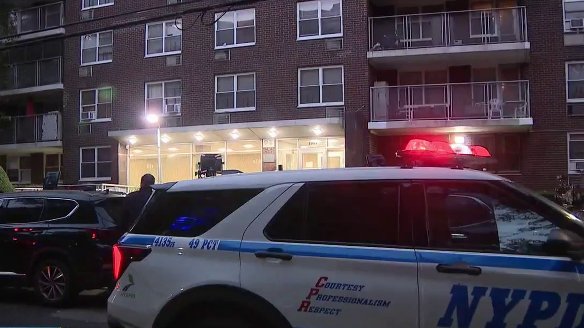 Bronx woman dead, baby critically injured after falling from apartment balcony