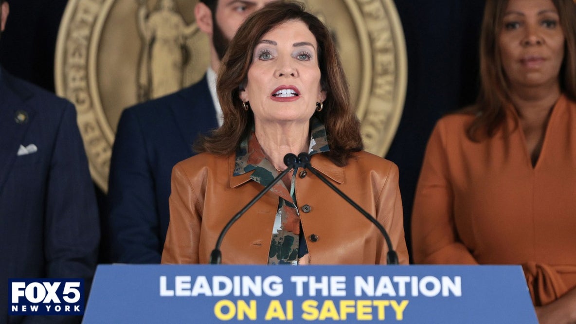 Hochul announces AI-focused training hub in Queens